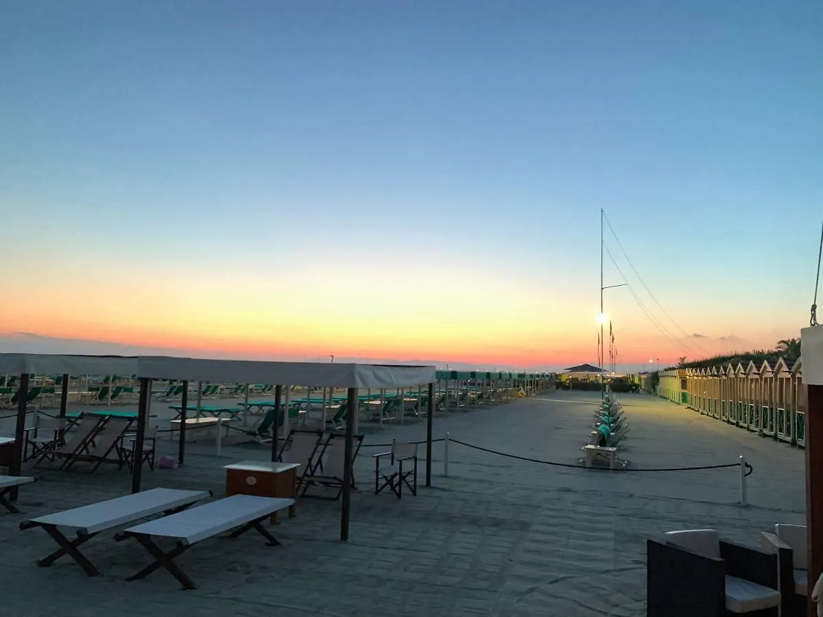 Exclusive Loft 300Mt By The Sea Forte Dei Marmi Villa Italy