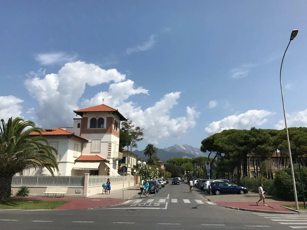 Exclusive Loft 300Mt By The Sea Forte Dei Marmi Villa