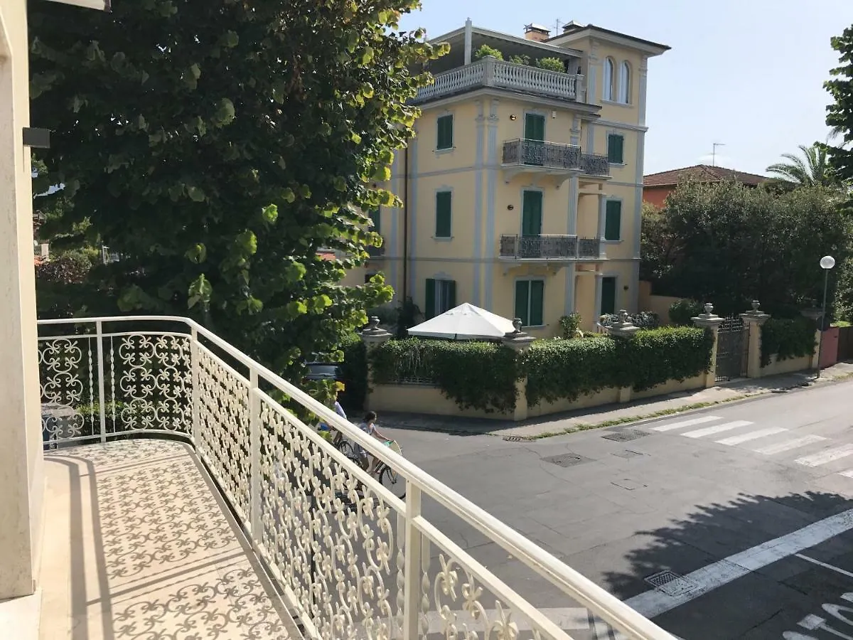Exclusive Loft 300Mt By The Sea Forte Dei Marmi Villa